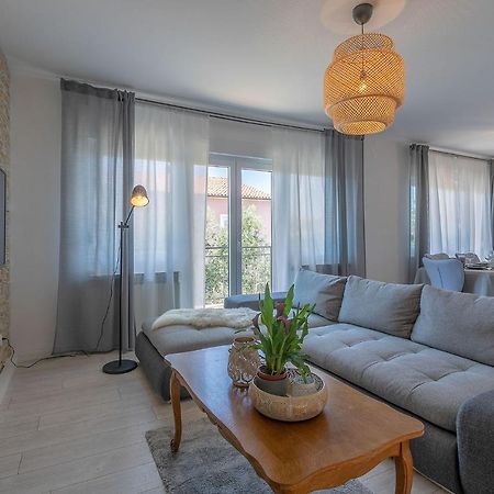 Premium 100M2 Sea View Apartment Liznjan Exterior photo