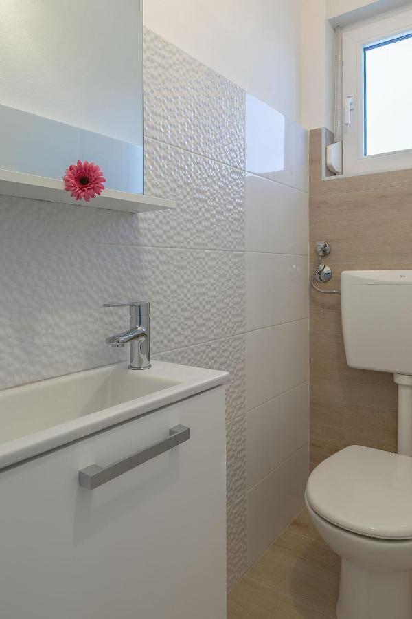 Premium 100M2 Sea View Apartment Liznjan Exterior photo